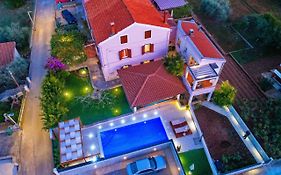 Apartments Guc